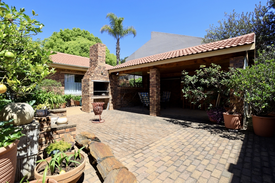 5 Bedroom Property for Sale in Noordkruin Gauteng