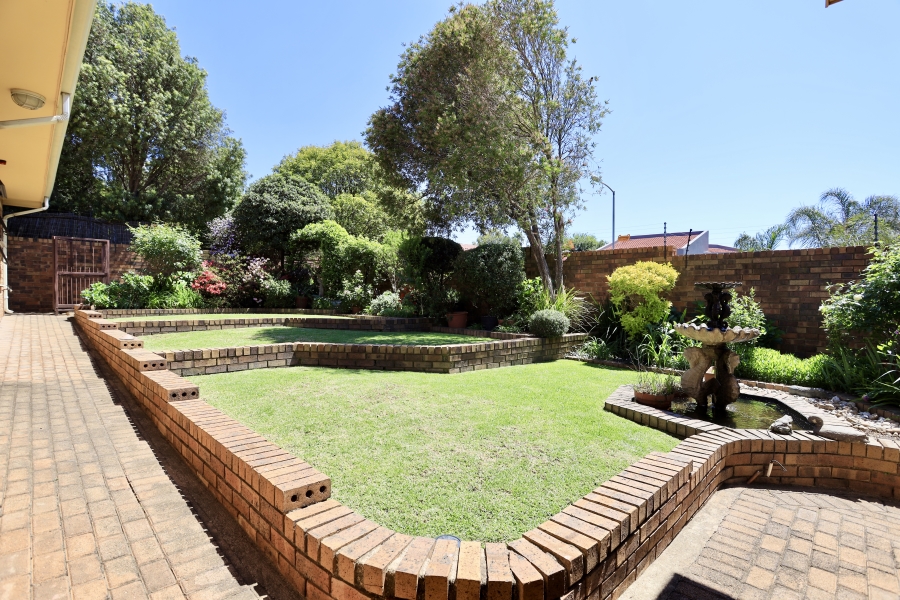 5 Bedroom Property for Sale in Noordkruin Gauteng