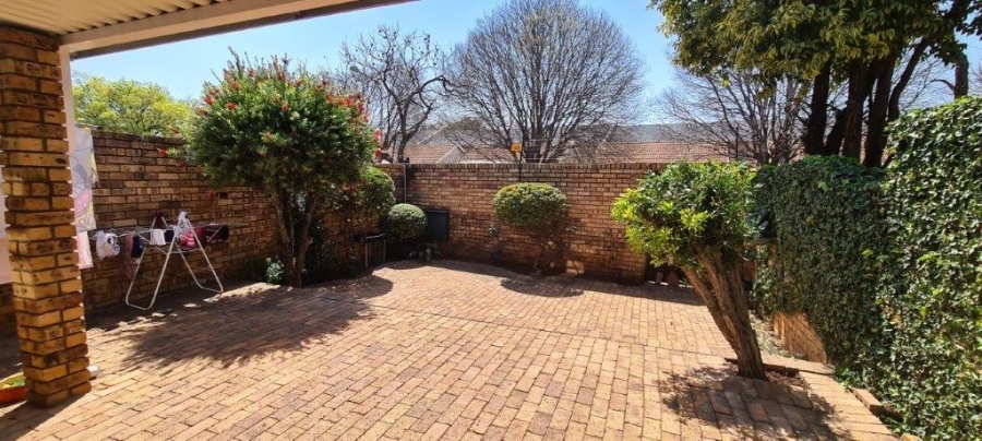 To Let 3 Bedroom Property for Rent in Fairland Gauteng