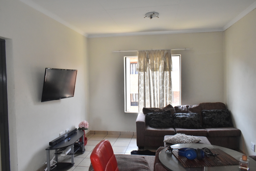 2 Bedroom Property for Sale in Grand Central Gauteng
