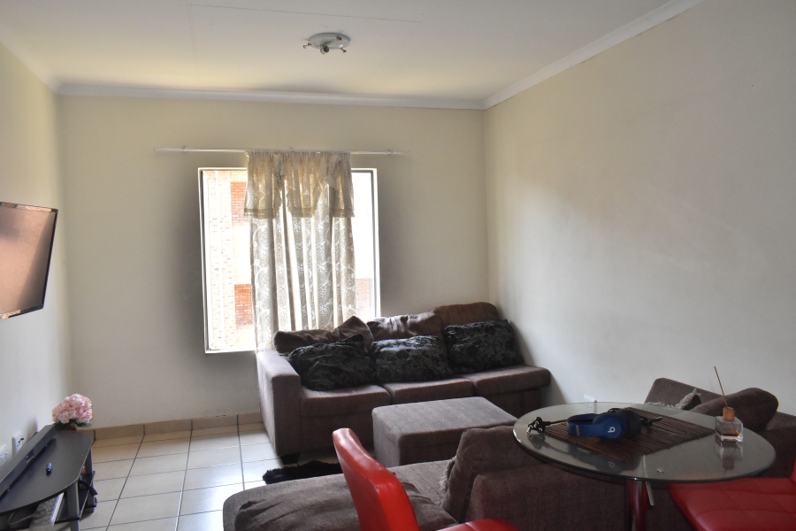 2 Bedroom Property for Sale in Grand Central Gauteng