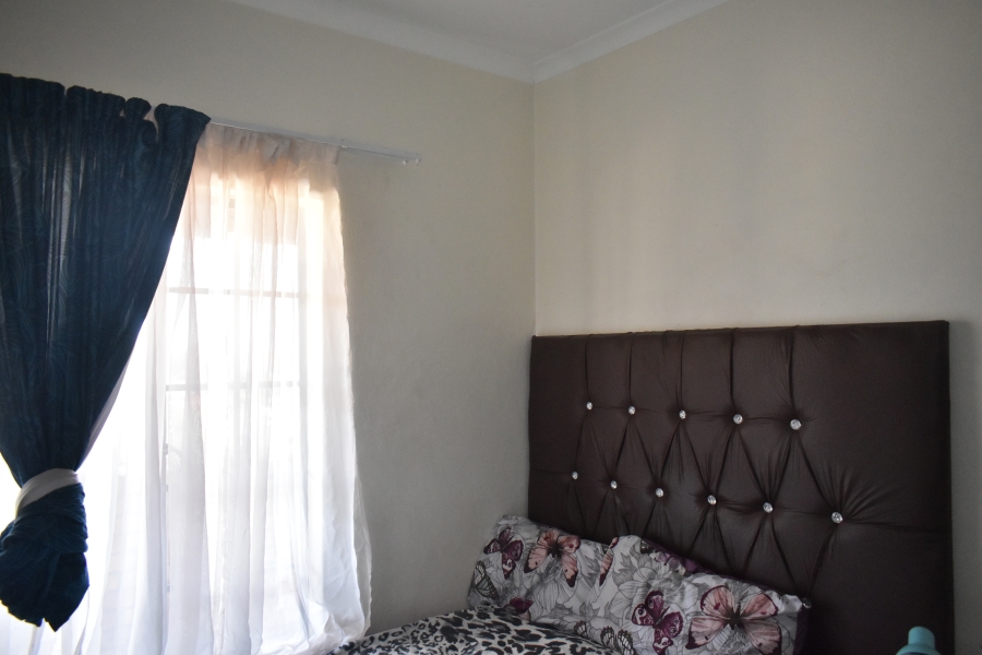 2 Bedroom Property for Sale in Grand Central Gauteng
