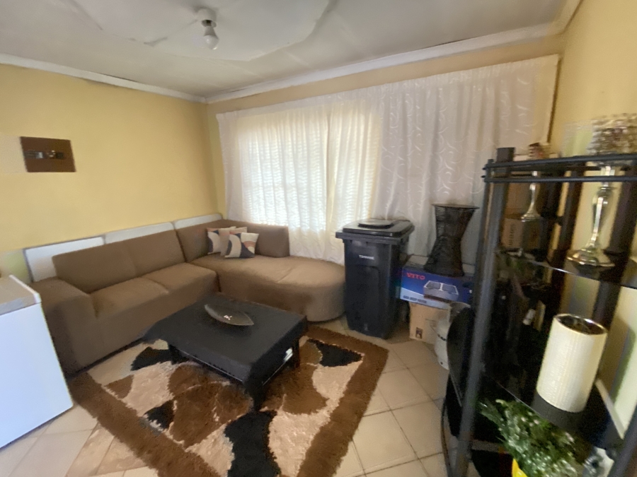 7 Bedroom Property for Sale in Atteridgeville Gauteng