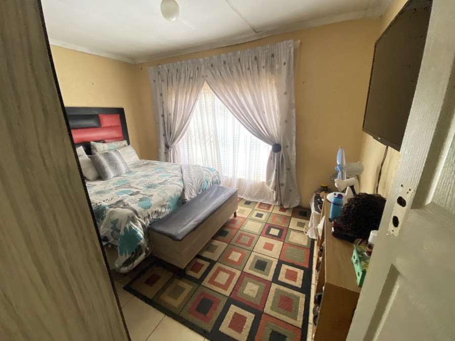 7 Bedroom Property for Sale in Atteridgeville Gauteng