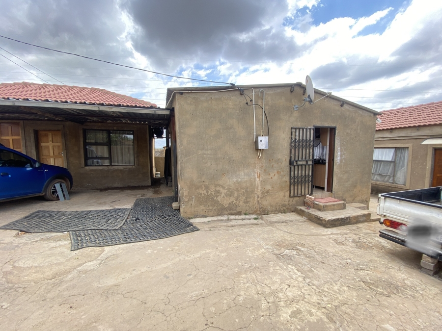 7 Bedroom Property for Sale in Atteridgeville Gauteng