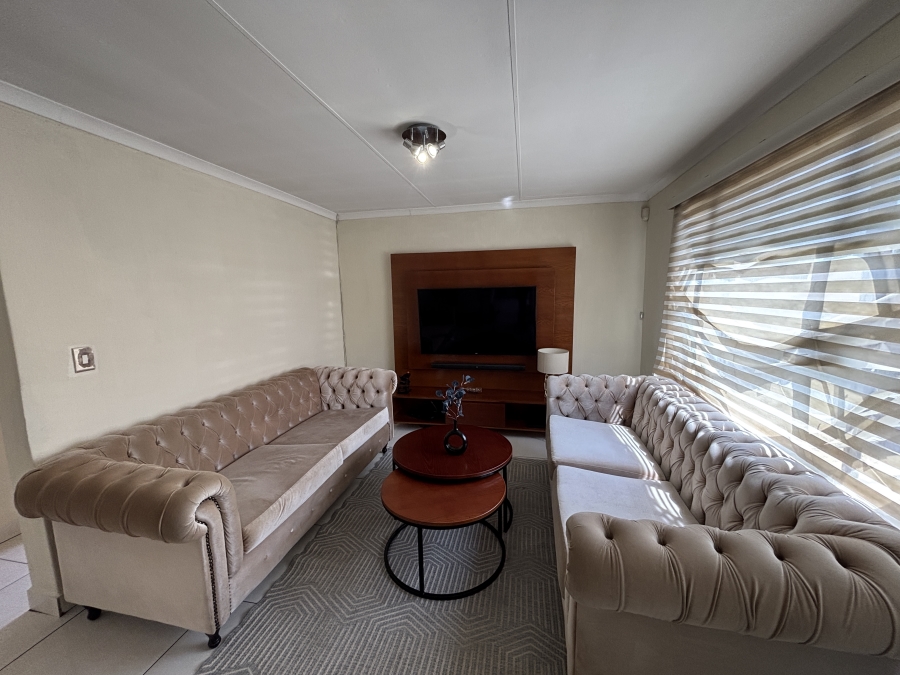 To Let 3 Bedroom Property for Rent in Barbeque Downs Gauteng