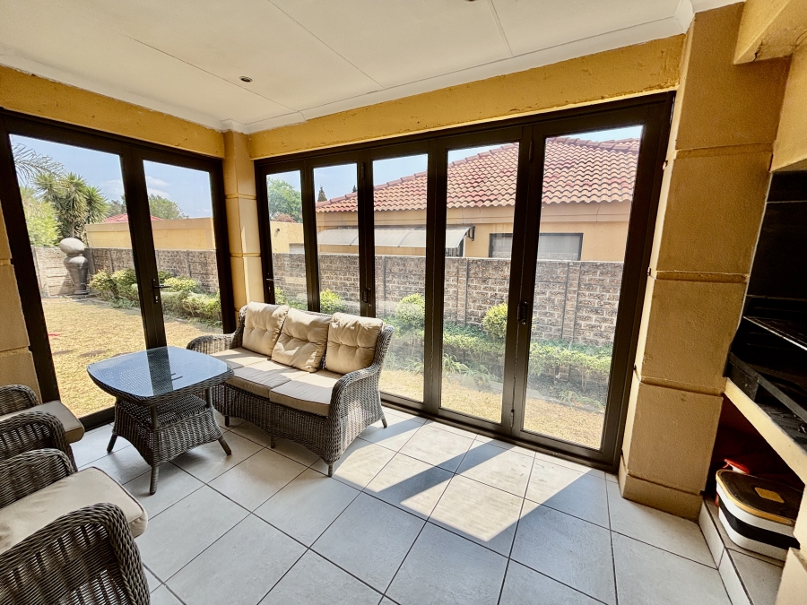 To Let 3 Bedroom Property for Rent in Barbeque Downs Gauteng