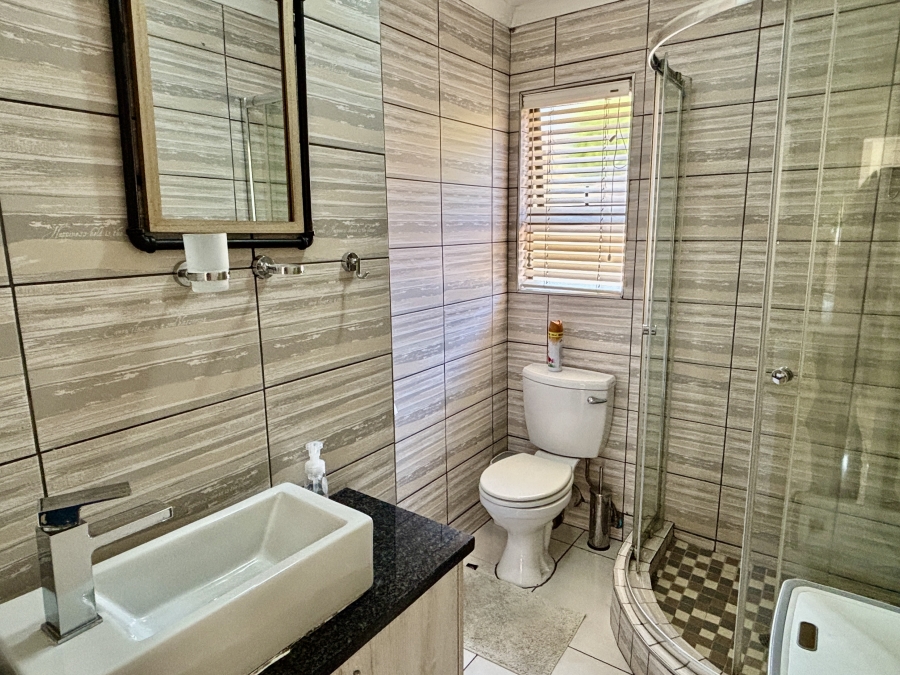 To Let 3 Bedroom Property for Rent in Barbeque Downs Gauteng