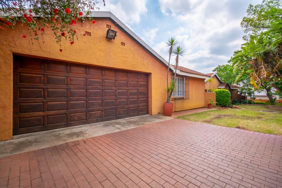 4 Bedroom Property for Sale in Ferndale Gauteng