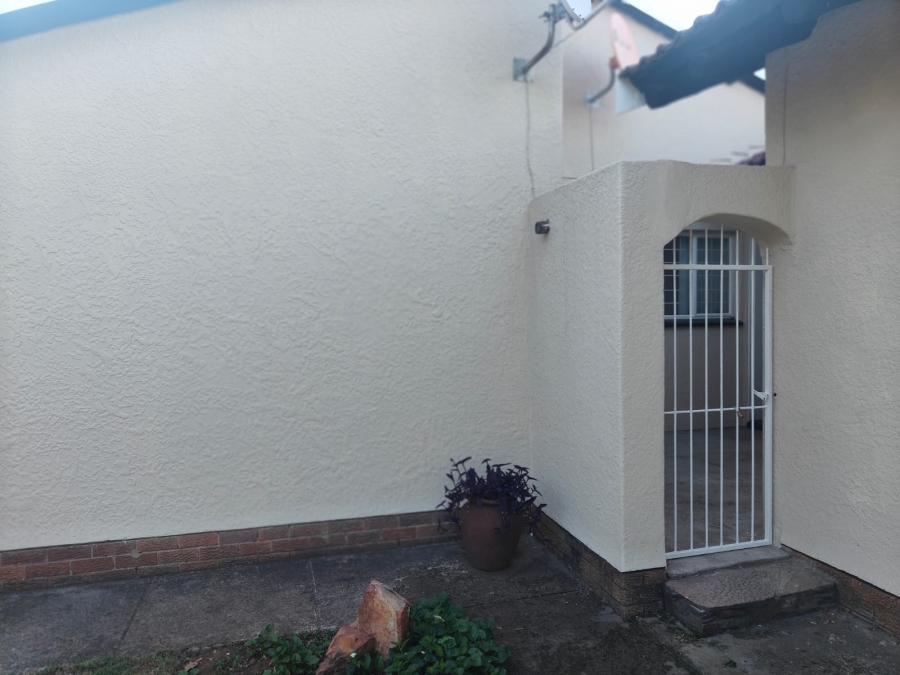 To Let 1 Bedroom Property for Rent in Three Rivers Gauteng