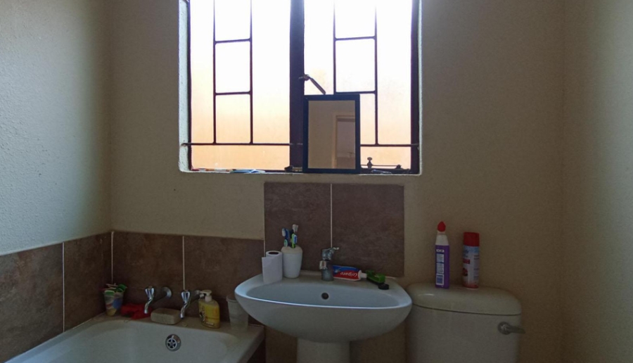 2 Bedroom Property for Sale in Soshanguve VV Gauteng