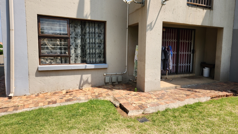 2 Bedroom Property for Sale in Eveleigh Gauteng