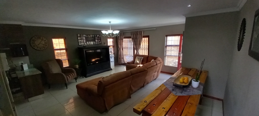 To Let 3 Bedroom Property for Rent in Chancliff Ridge Gauteng