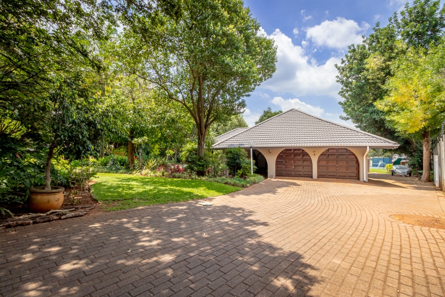 To Let 5 Bedroom Property for Rent in Fairland Gauteng