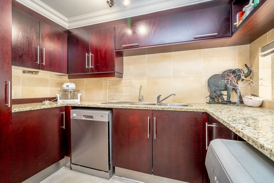 To Let 5 Bedroom Property for Rent in Fairland Gauteng