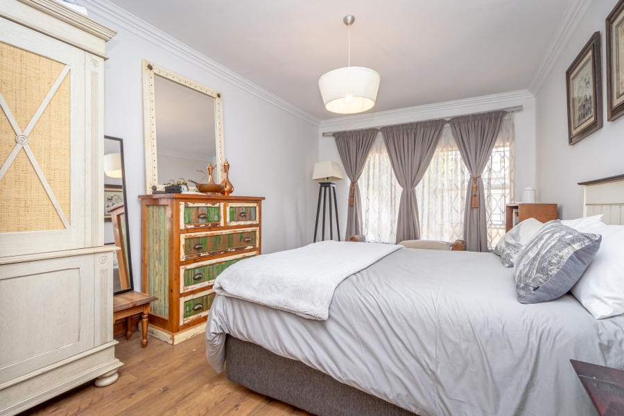 To Let 5 Bedroom Property for Rent in Fairland Gauteng