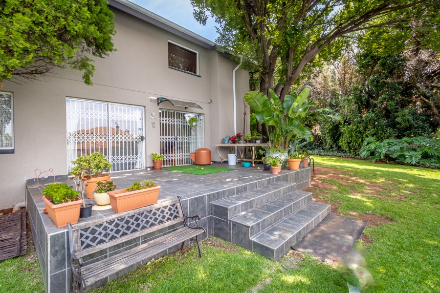 To Let 5 Bedroom Property for Rent in Fairland Gauteng