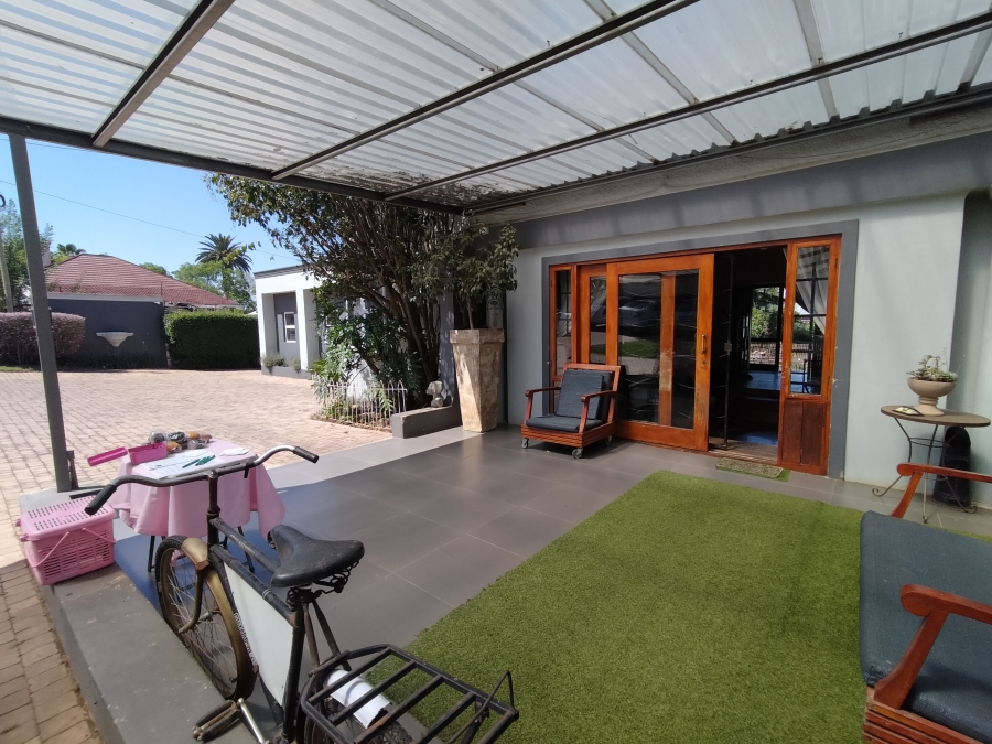 8 Bedroom Property for Sale in Florida Gauteng
