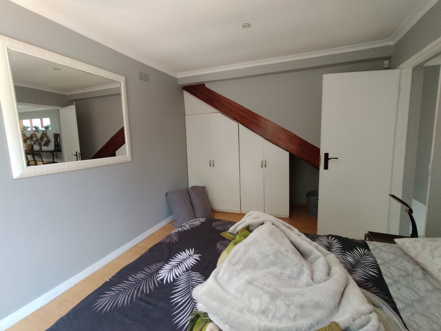 8 Bedroom Property for Sale in Florida Gauteng