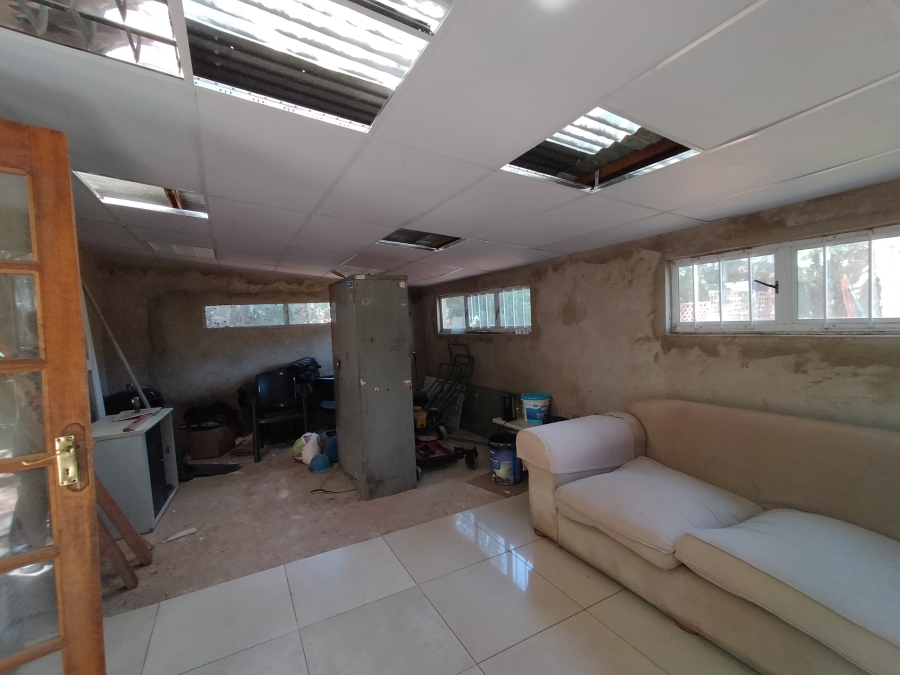 8 Bedroom Property for Sale in Florida Gauteng