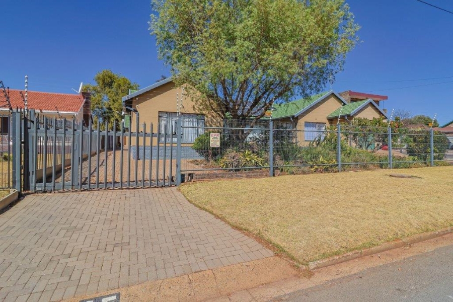4 Bedroom Property for Sale in Rant En Dal Gauteng