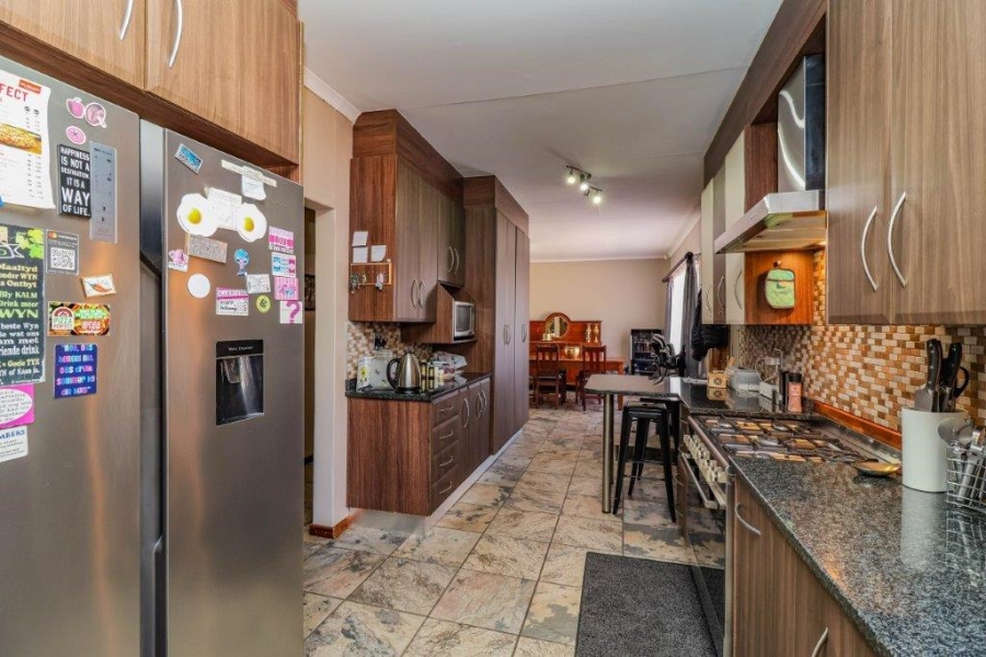 4 Bedroom Property for Sale in Rant En Dal Gauteng