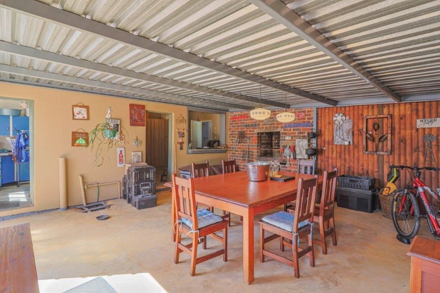 4 Bedroom Property for Sale in Rant En Dal Gauteng
