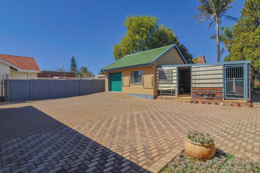 4 Bedroom Property for Sale in Rant En Dal Gauteng