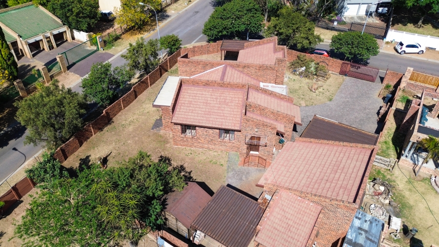 4 Bedroom Property for Sale in The Reeds Gauteng