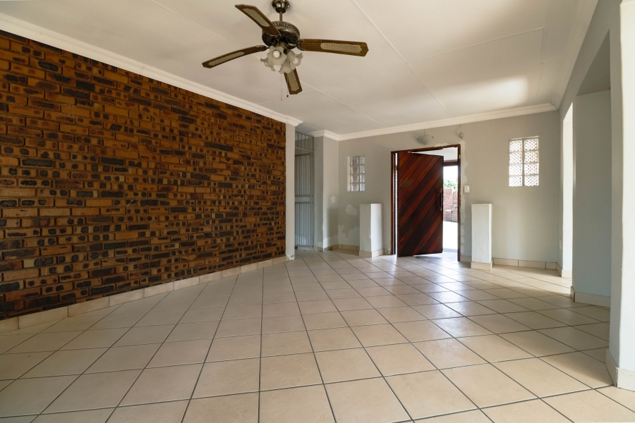 4 Bedroom Property for Sale in The Reeds Gauteng