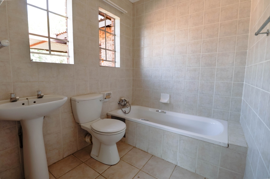 4 Bedroom Property for Sale in The Reeds Gauteng