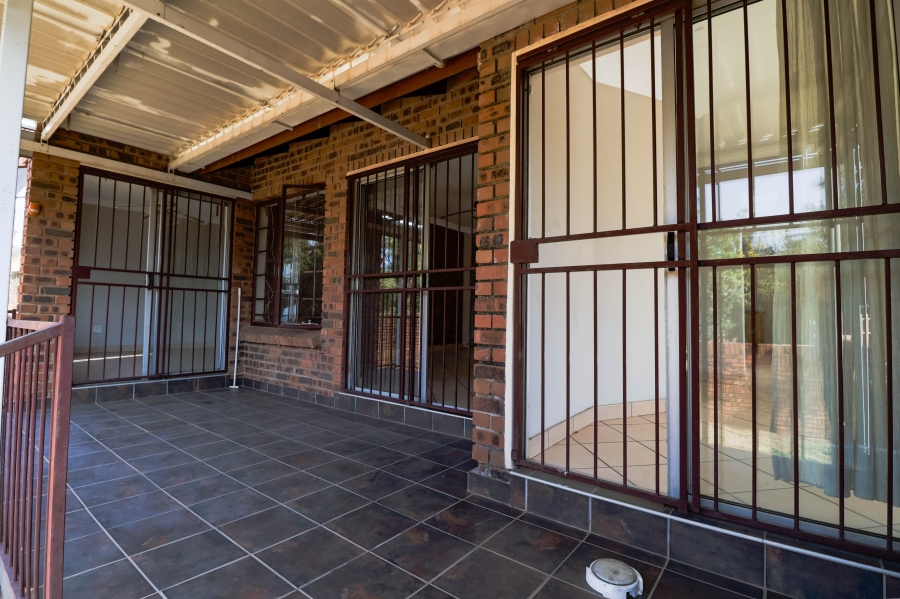 4 Bedroom Property for Sale in The Reeds Gauteng