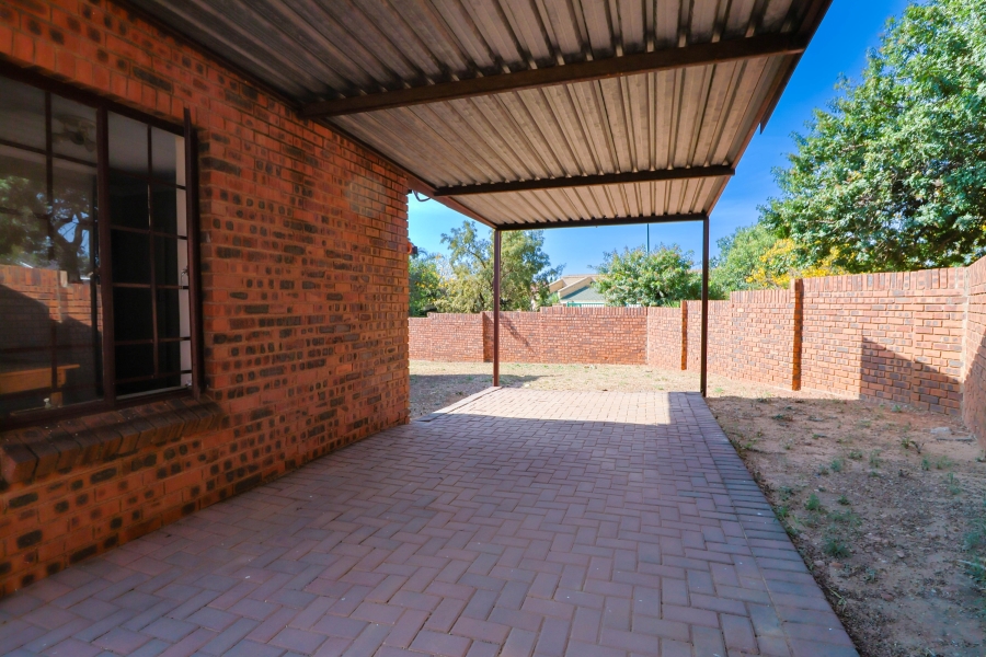 4 Bedroom Property for Sale in The Reeds Gauteng