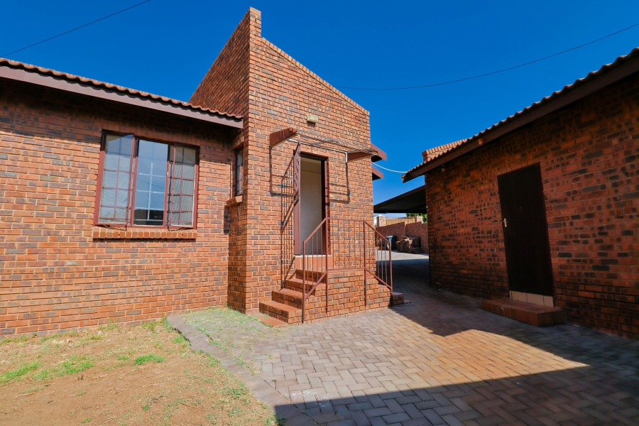 4 Bedroom Property for Sale in The Reeds Gauteng