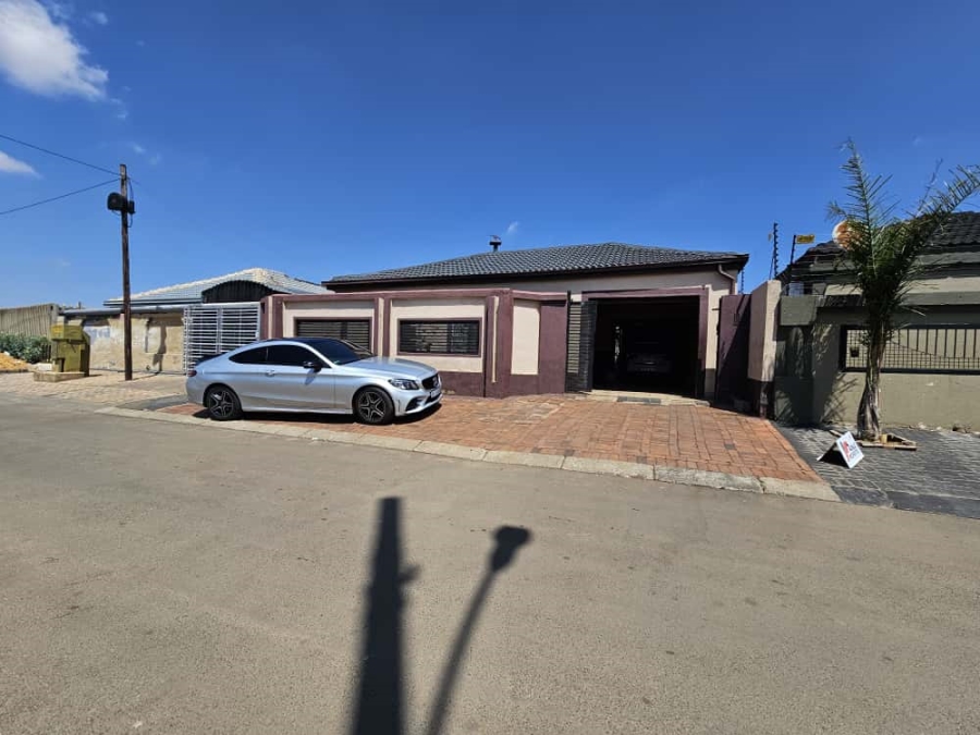 4 Bedroom Property for Sale in Doornkop Gauteng