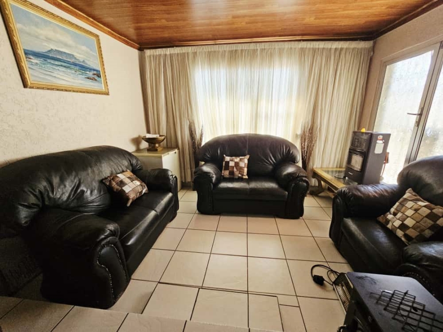 4 Bedroom Property for Sale in Doornkop Gauteng