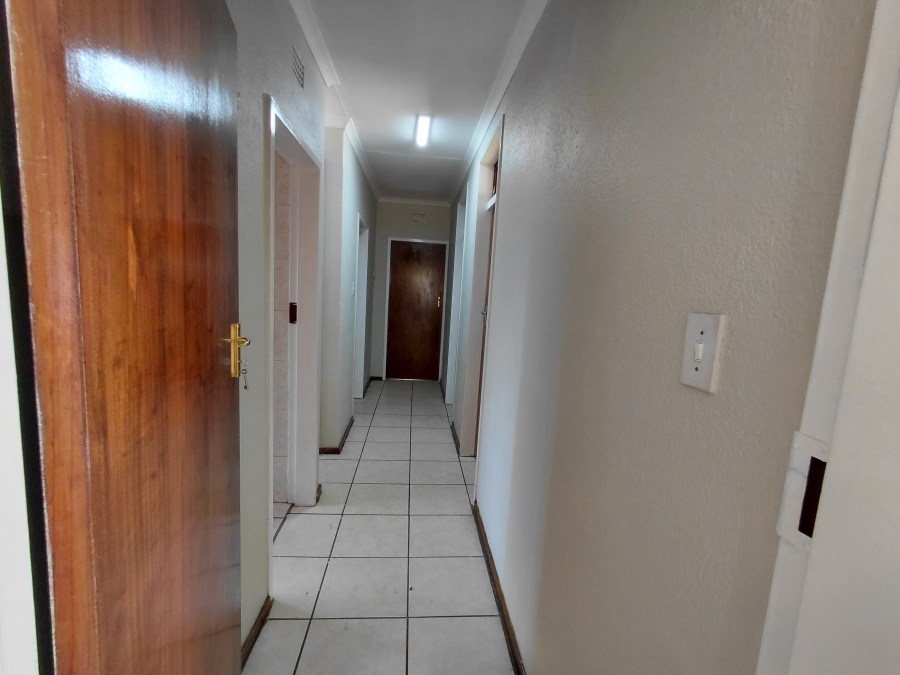 To Let 3 Bedroom Property for Rent in Birchleigh North Gauteng
