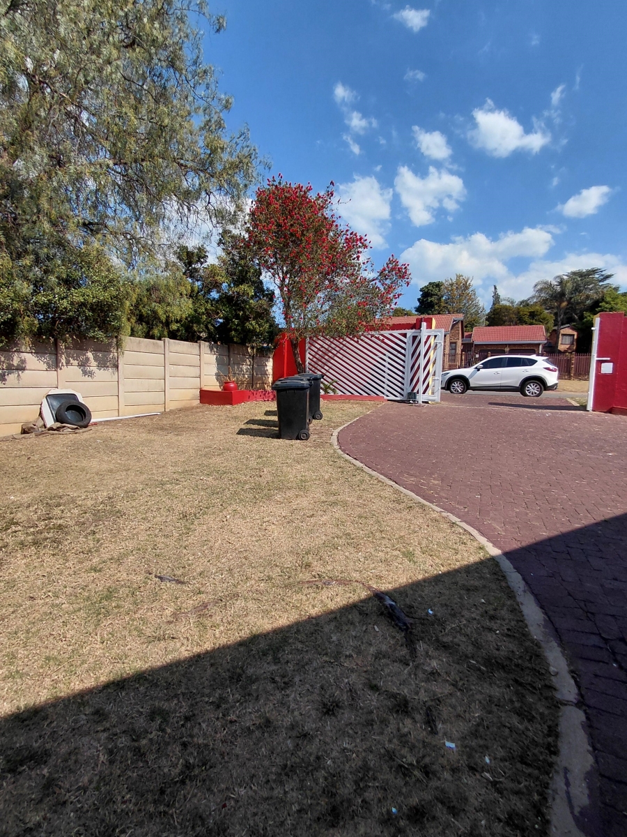 To Let 3 Bedroom Property for Rent in Birchleigh North Gauteng