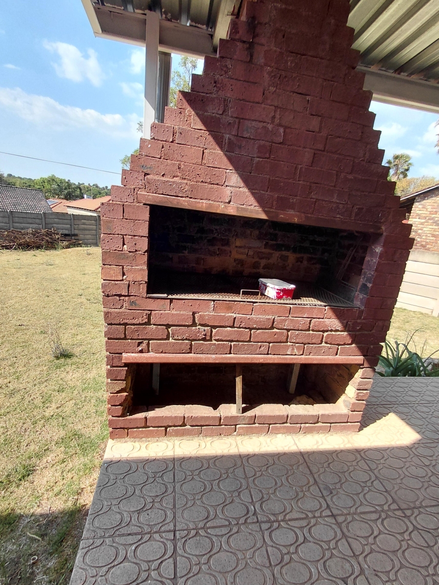 To Let 3 Bedroom Property for Rent in Birchleigh North Gauteng