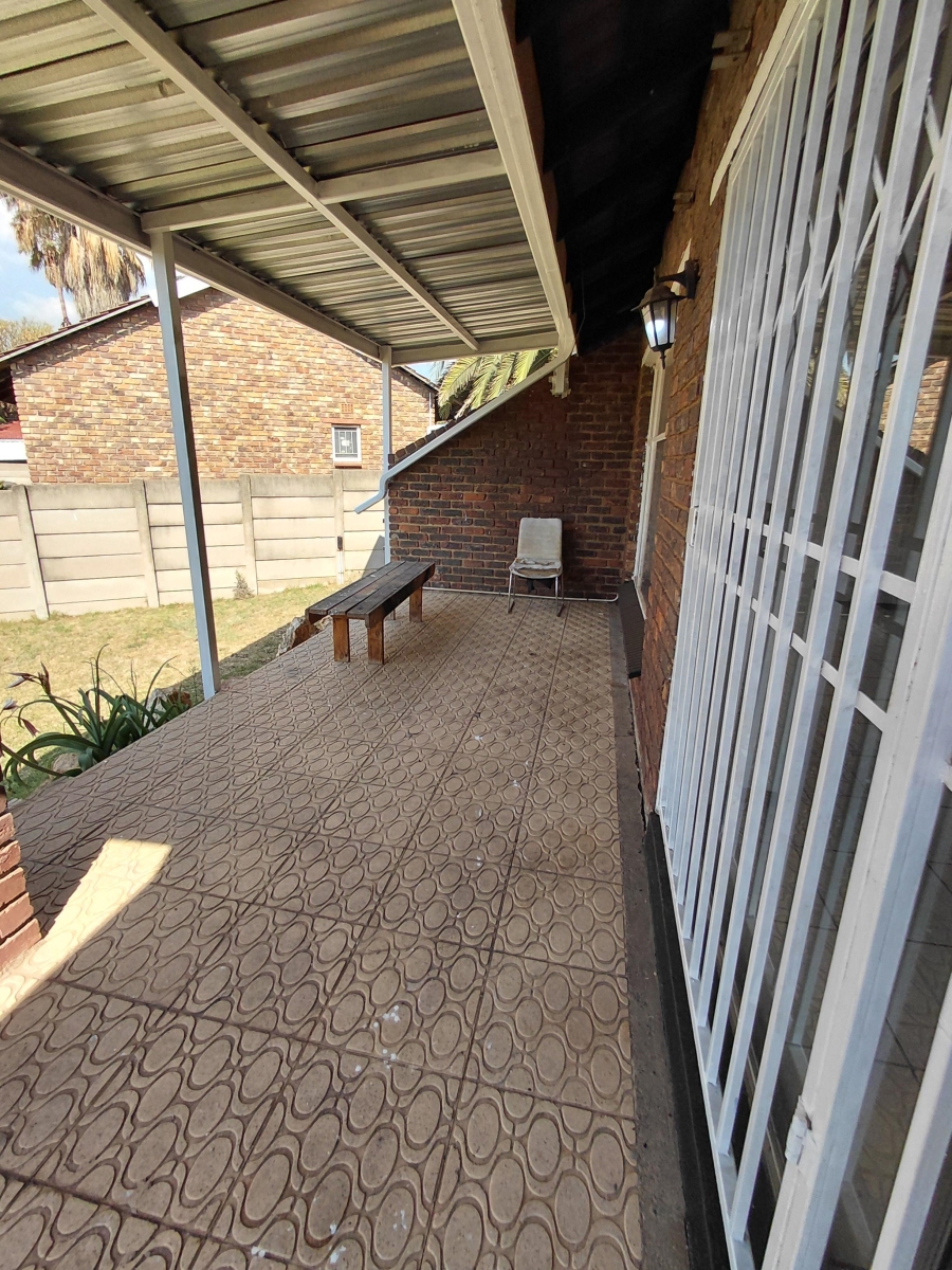 To Let 3 Bedroom Property for Rent in Birchleigh North Gauteng