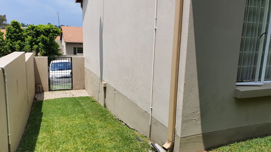 2 Bedroom Property for Sale in North Riding Gauteng