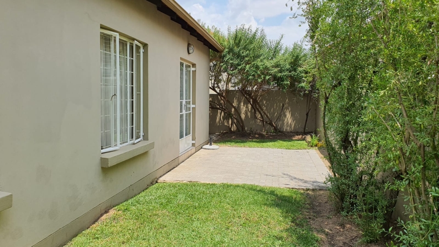 2 Bedroom Property for Sale in North Riding Gauteng