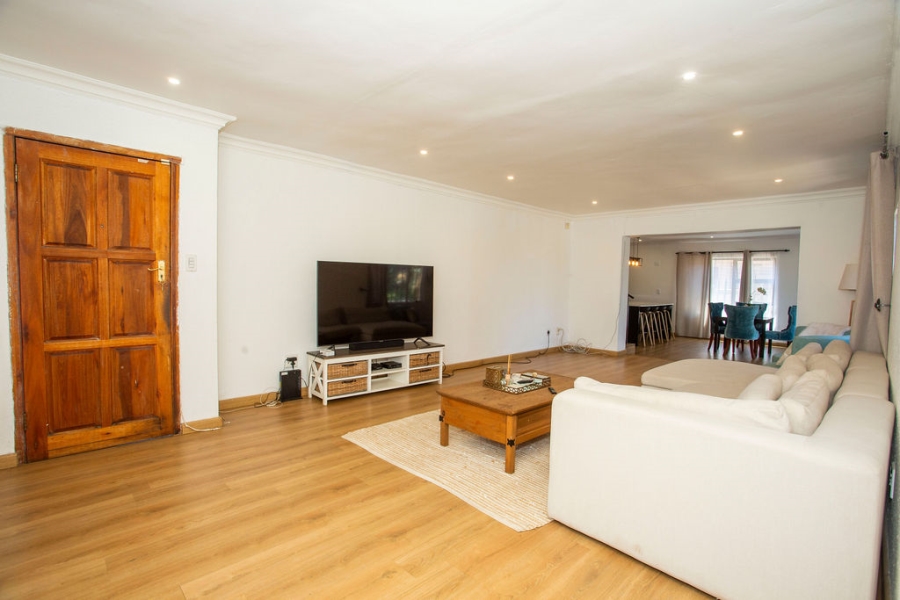 6 Bedroom Property for Sale in Noordwyk Gauteng