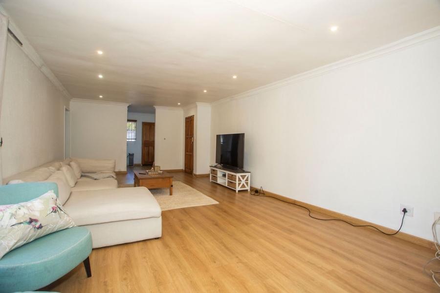 6 Bedroom Property for Sale in Noordwyk Gauteng