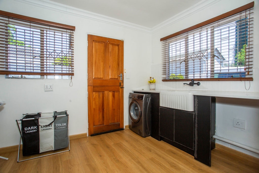 6 Bedroom Property for Sale in Noordwyk Gauteng