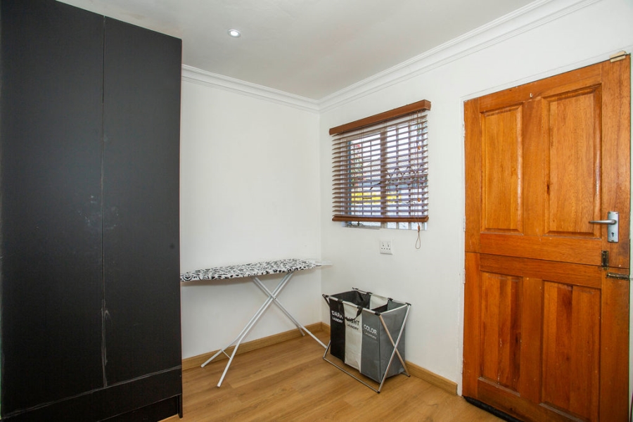 6 Bedroom Property for Sale in Noordwyk Gauteng