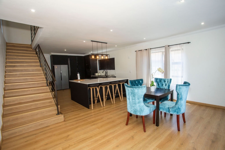 6 Bedroom Property for Sale in Noordwyk Gauteng