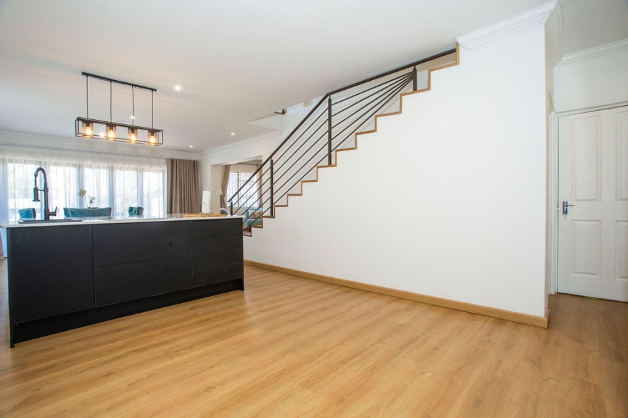 6 Bedroom Property for Sale in Noordwyk Gauteng