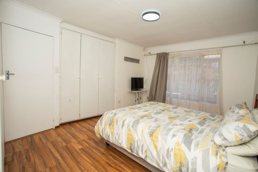6 Bedroom Property for Sale in Noordwyk Gauteng