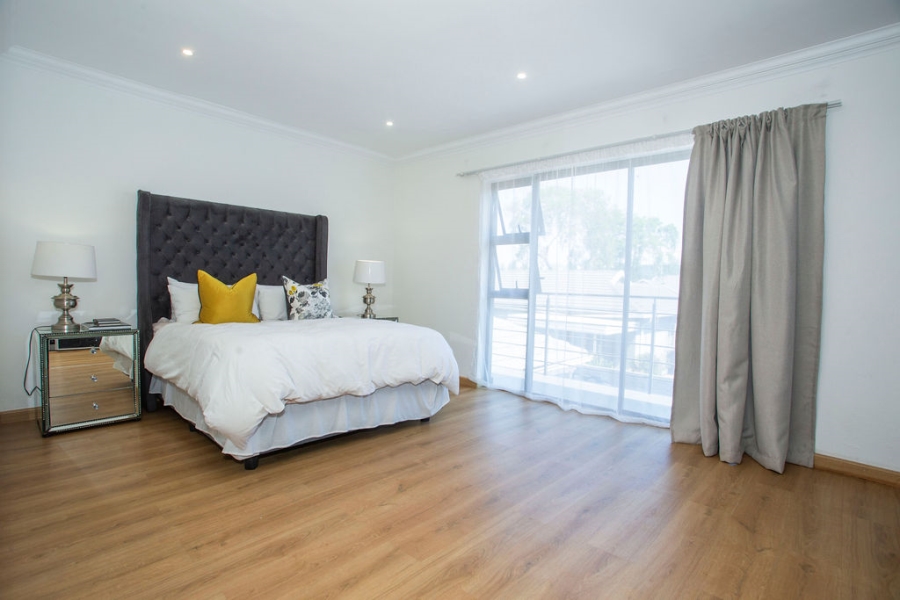 6 Bedroom Property for Sale in Noordwyk Gauteng